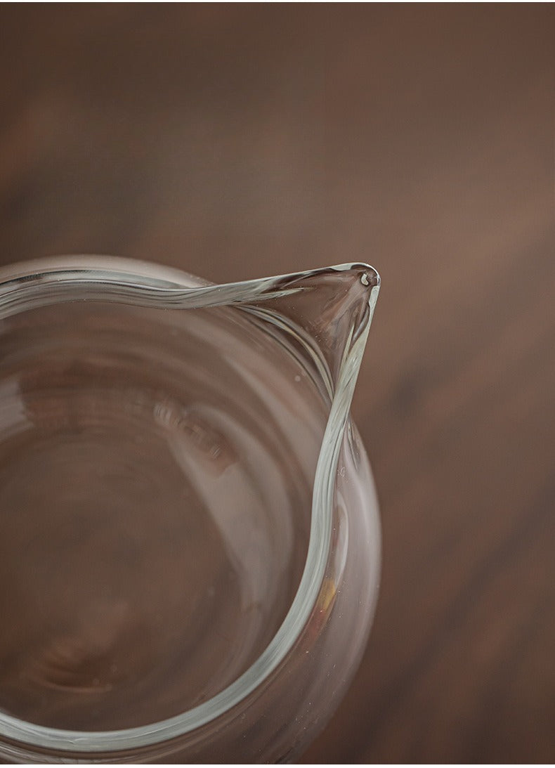 Glass fairness cup-wooden handle,High borosilicate glass fairness cup, thickened glass fair cup, tea dispenser, Kung Fu tea set