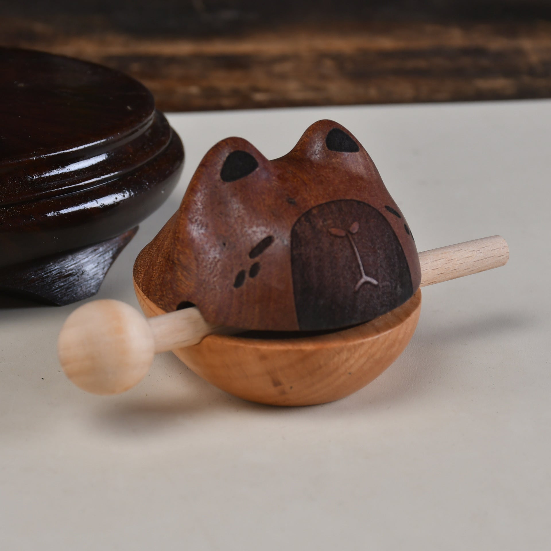 Whale wooden fish percussion instrument cute portable decompression office meditation percussion instrument solid wood ornaments Buddhist toy gift