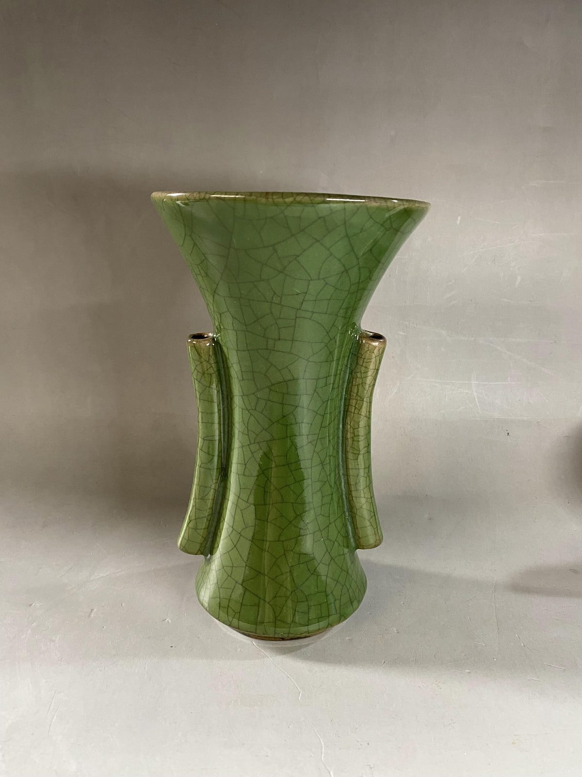 Chinese porcelain-ceramic-Green glaze official kiln flower goblet